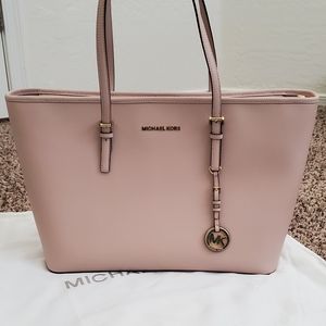 Michael Kors Jet Set Tote